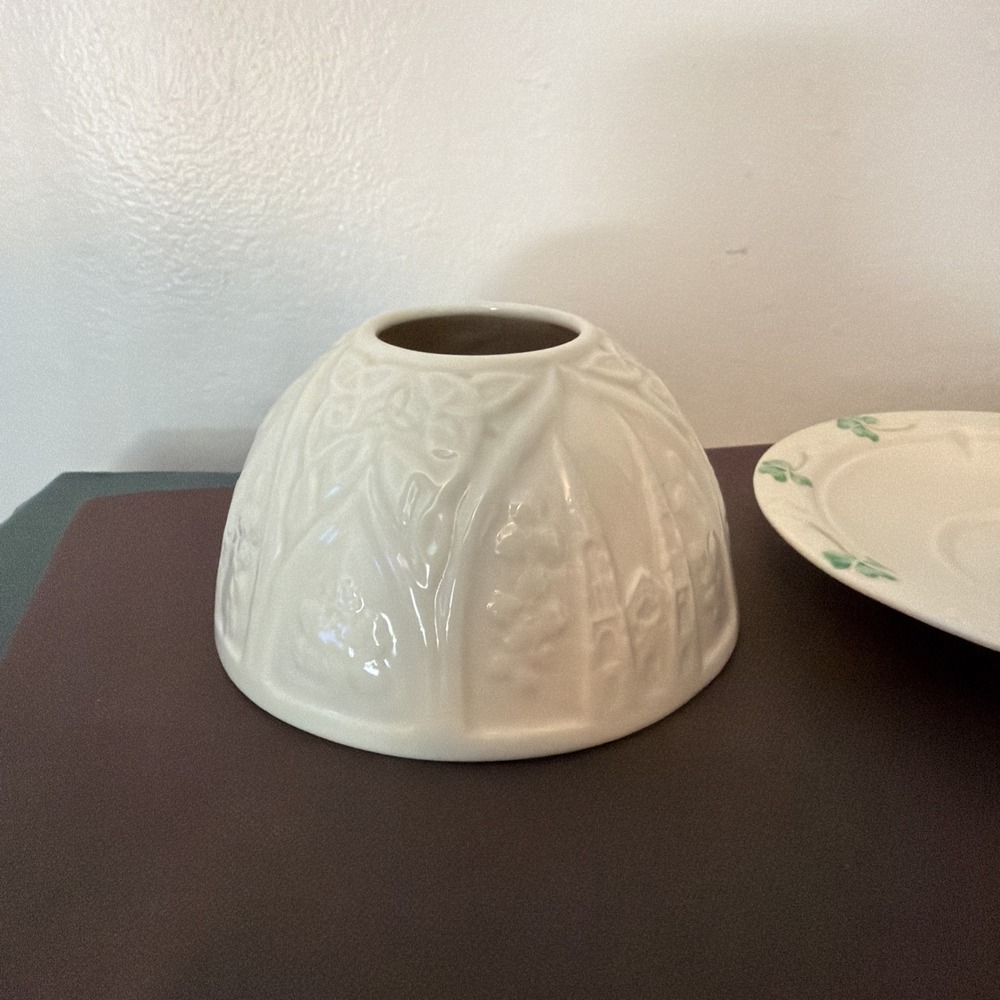 Belleek Vintage 2000 Porcelain Castles And Shamrocks Fairy Lamp Light Ireland - Picture 6 of 10